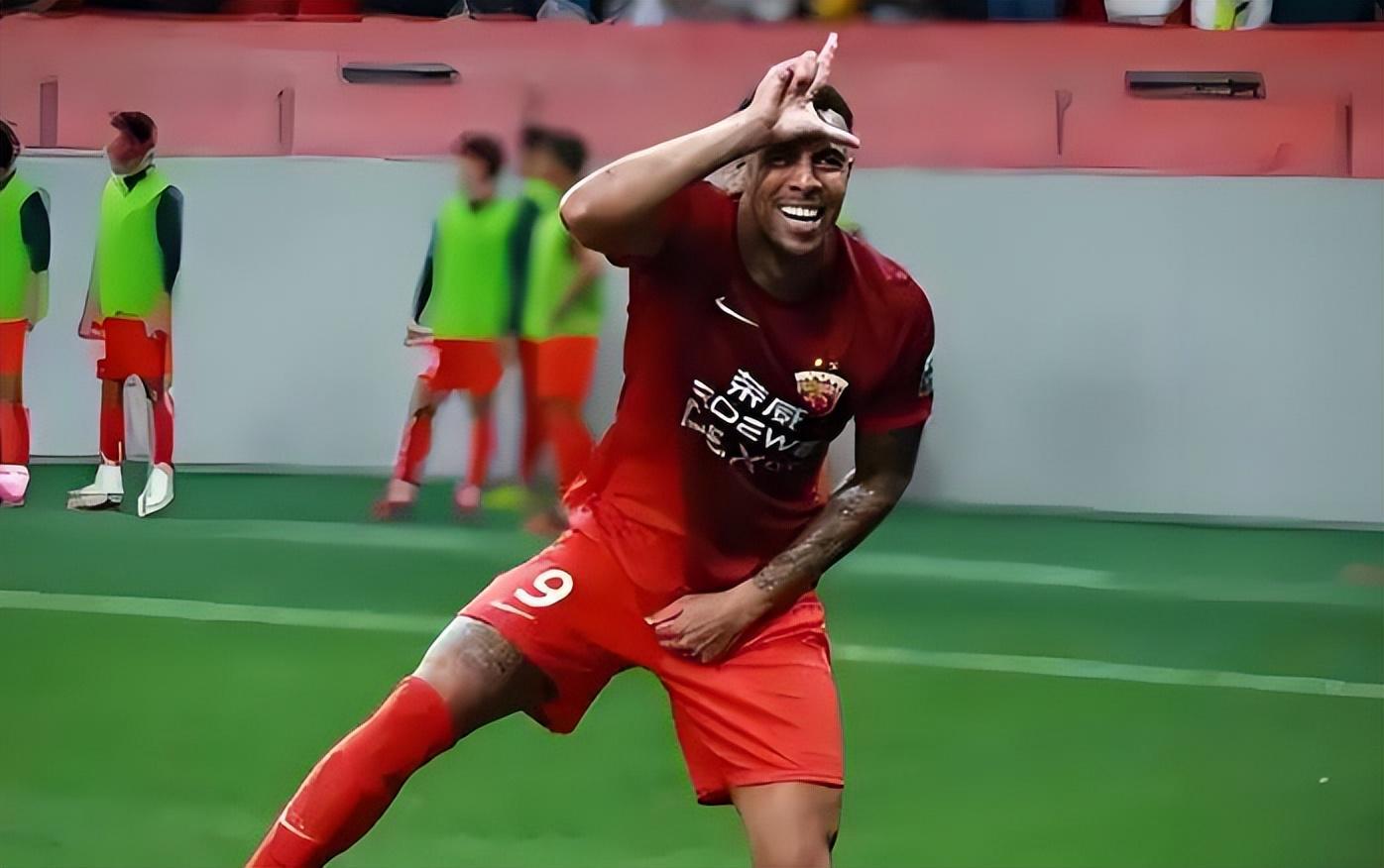 上港功勋外援1月16日官宣发声！正式告别俱乐部，已现身新东家